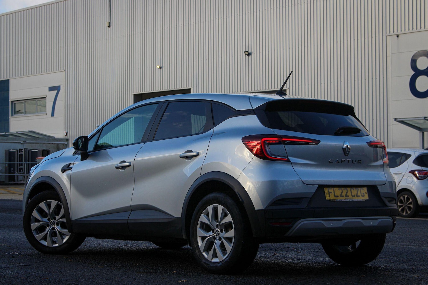 Used Renault Captur 2022 for sale - 76952498: Photo 3