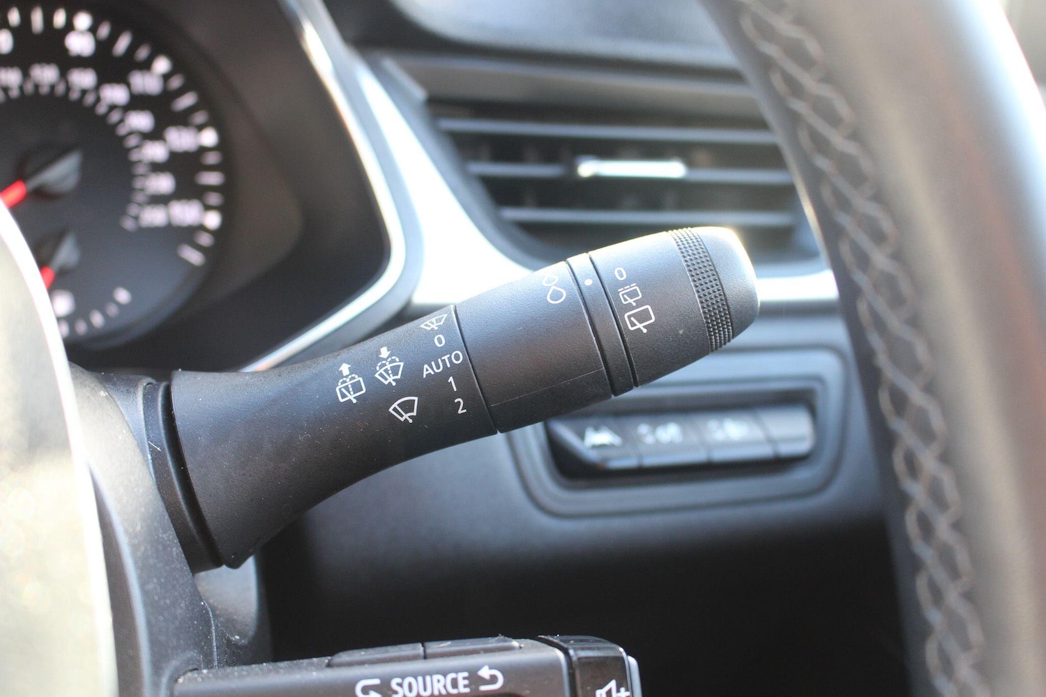 Used Renault Captur 2022 for sale - 76952498: Photo 35