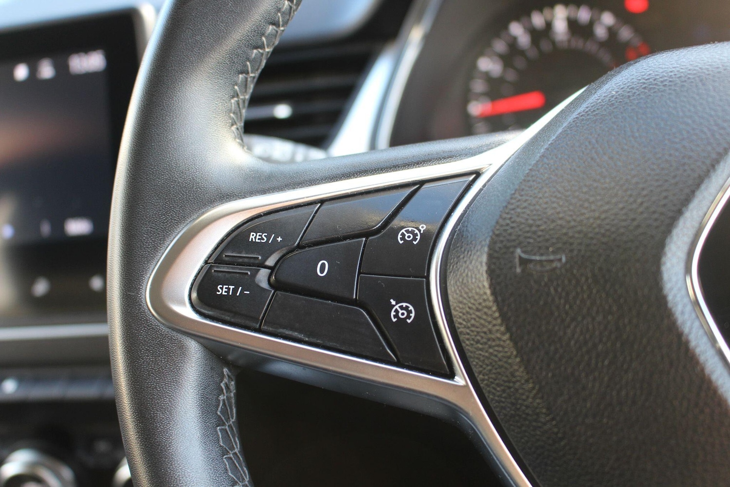 Used Renault Captur 2022 for sale - 76952498: Photo 36