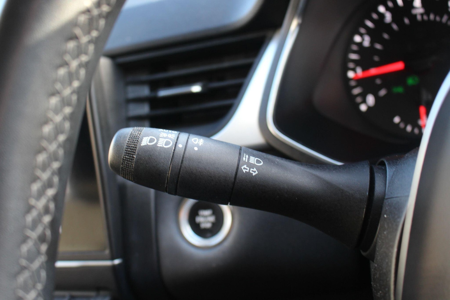 Used Renault Captur 2022 for sale - 76952498: Photo 37