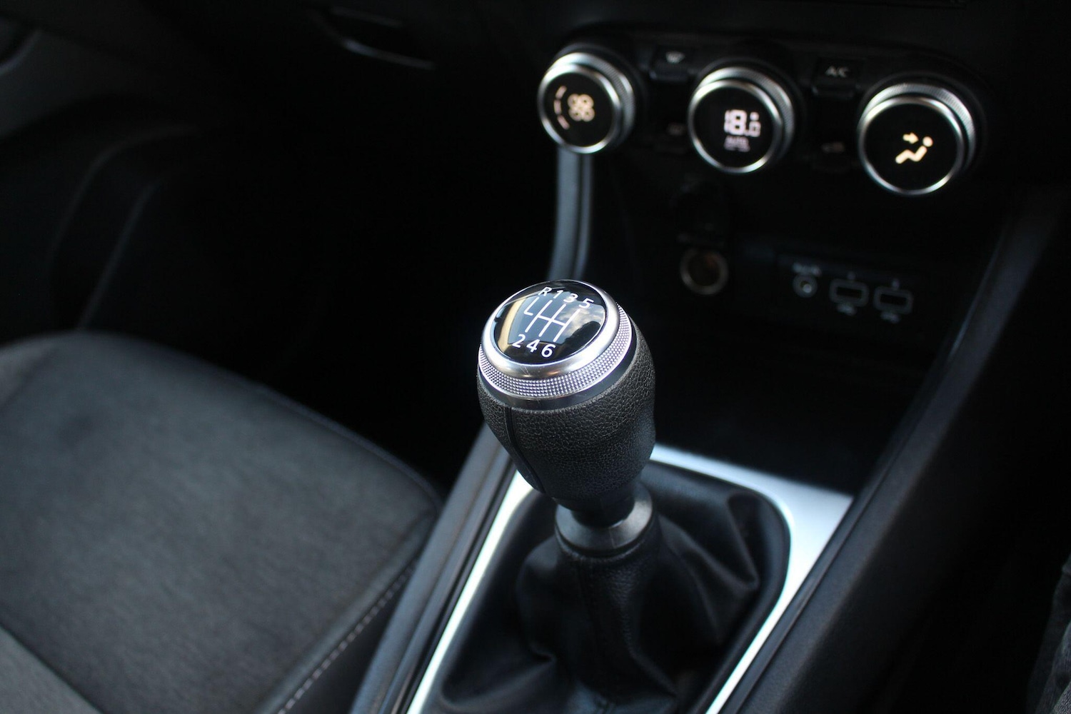 Used Renault Captur 2022 for sale - 76952498: Photo 39