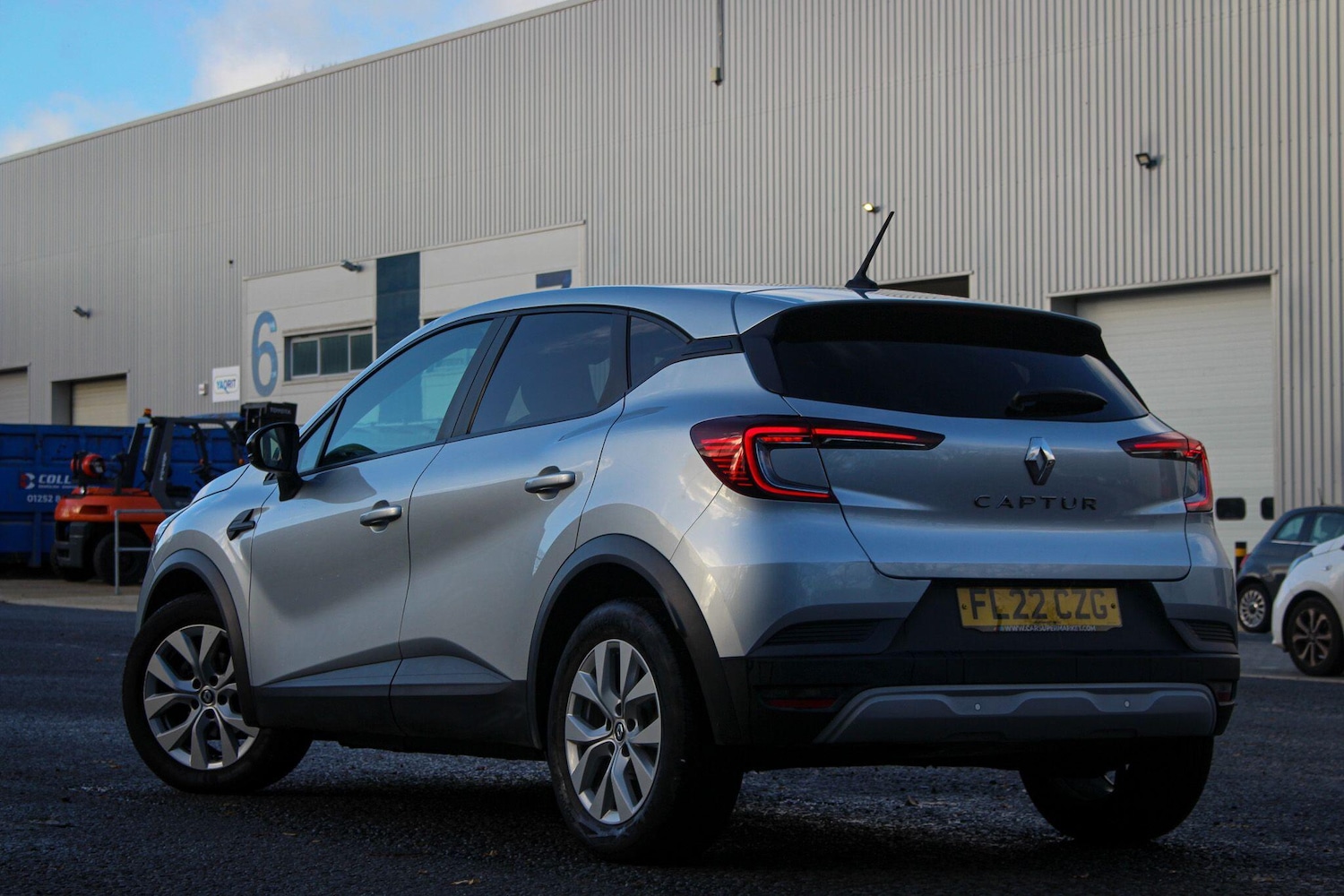 Used Renault Captur 2022 for sale - 76952498: Photo 4