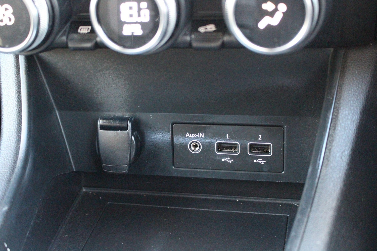 Used Renault Captur 2022 for sale - 76952498: Photo 41