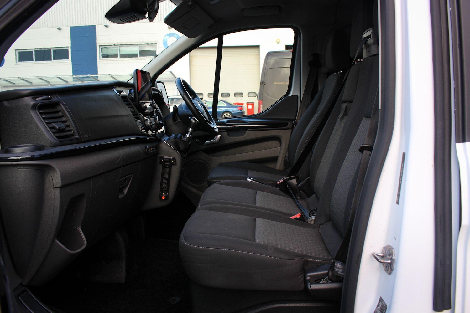 Used Ford Tourneo Custom 2020 for sale - 76898451: Photo 28