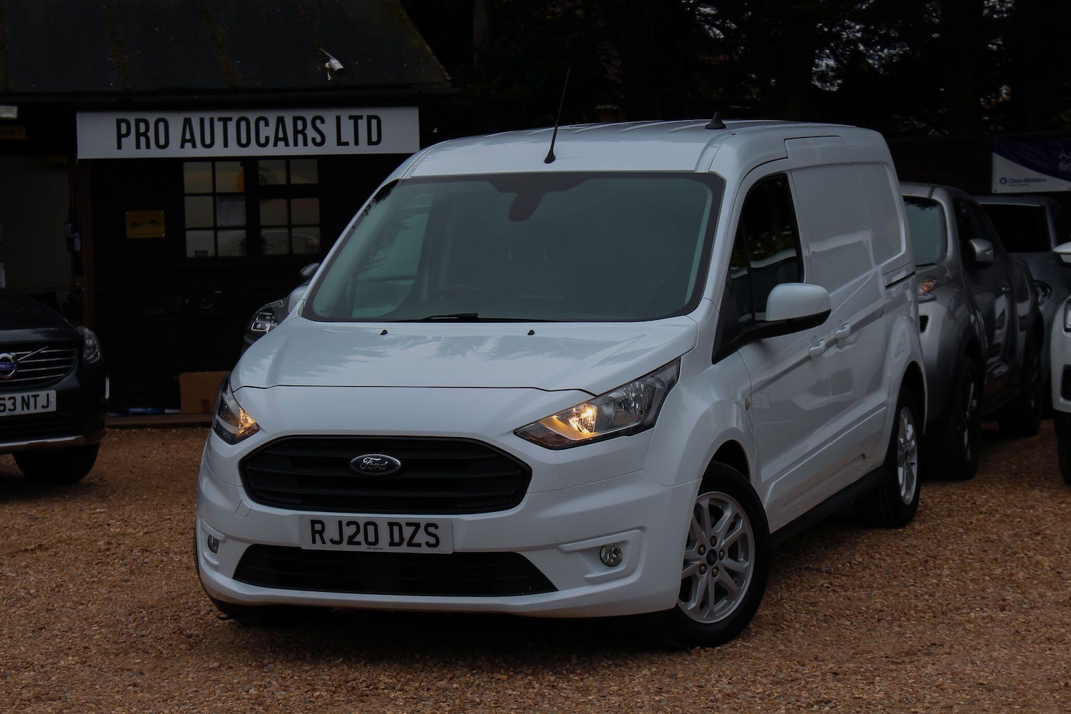 Used Ford Transit Connect 2020 for sale - 76259430: Photo 2