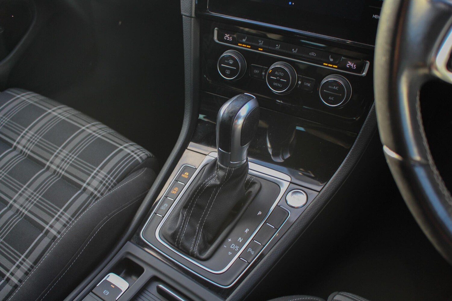 Used Volkswagen Golf 2019 for sale - 77549530: Photo 51