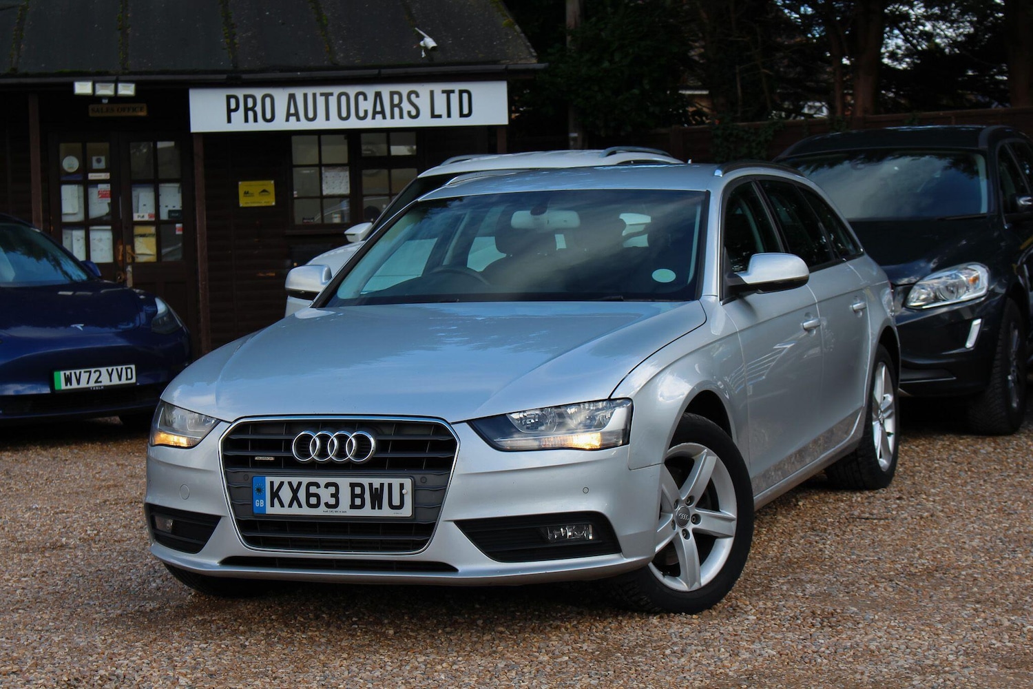 Used Audi A4 2013 for sale - 76457862: Photo 2