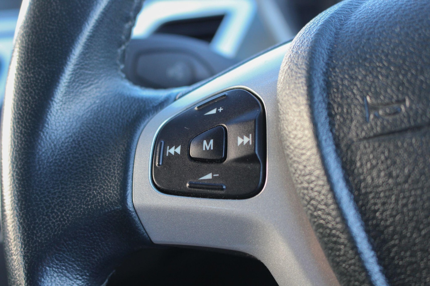 Used Ford Fiesta 2010 for sale - 77202976: Photo 38