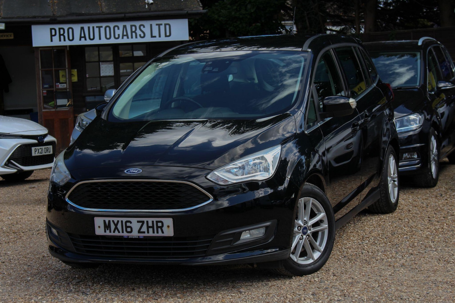 Used Ford Grand C-Max 2016 for sale - 76094561: Photo 2