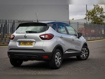 Used Renault Captur 2018 for sale - 79181335: Photo