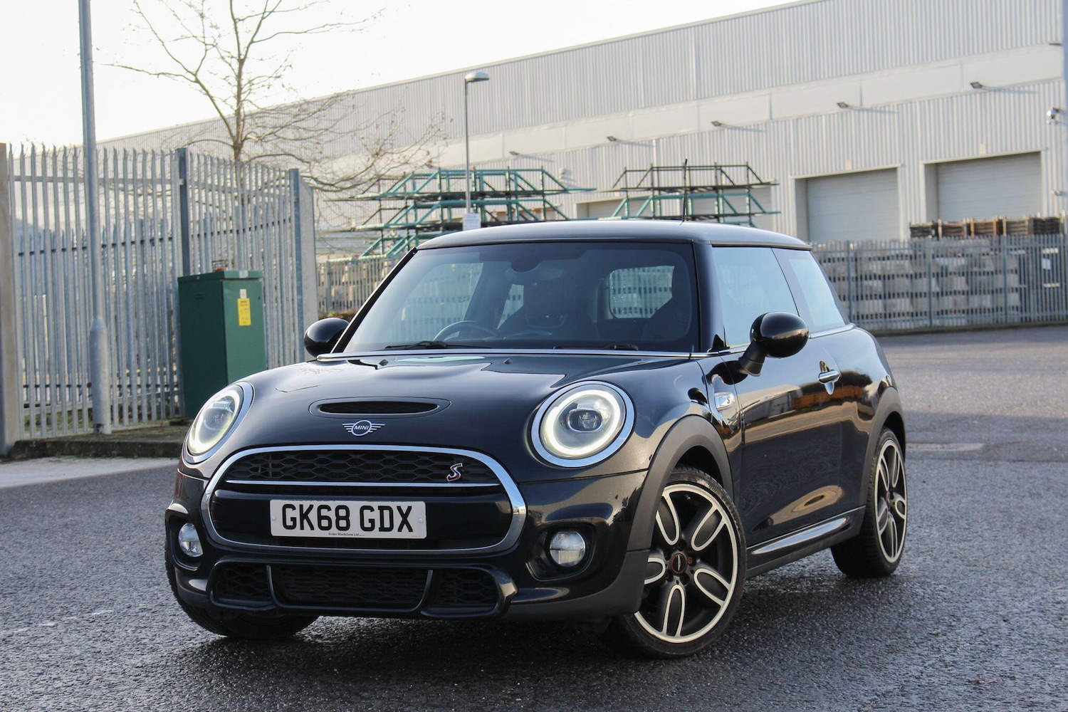 Used MINI Hatch 2018 for sale - 76936141: Photo 2