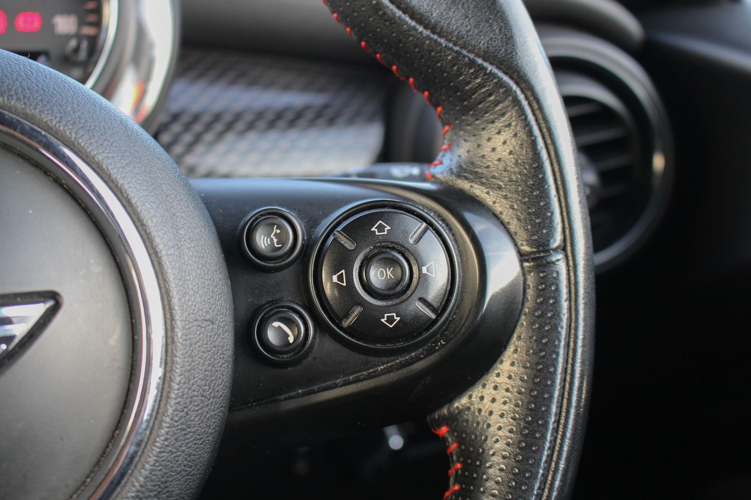 Used MINI Hatch 2018 for sale - 76936141: Photo 29