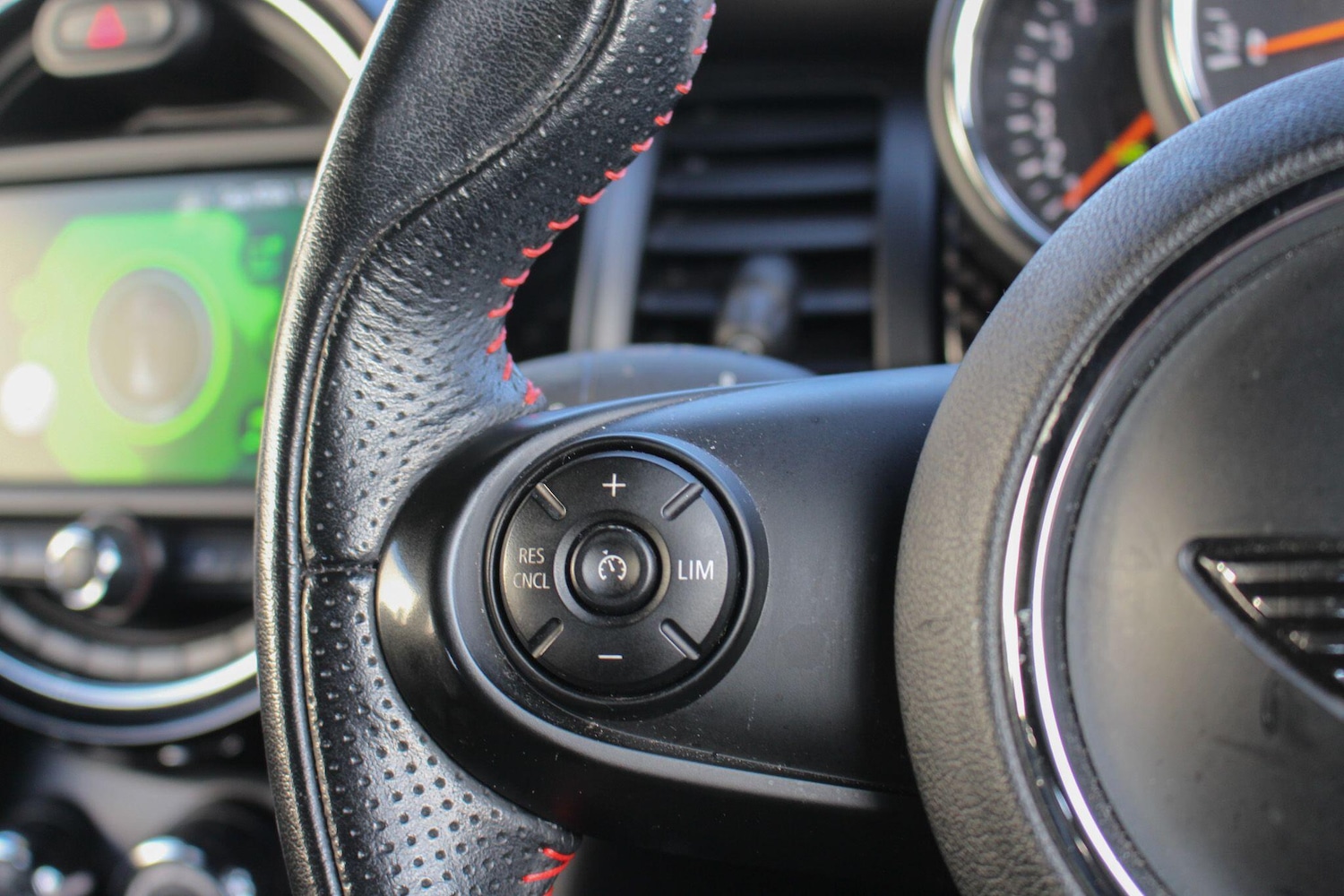 Used MINI Hatch 2018 for sale - 76936141: Photo 31