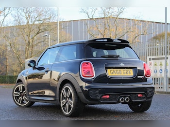 Used MINI Hatch 2018 for sale - 76936141: Photo