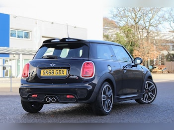 Used MINI Hatch 2018 for sale - 76936141: Photo