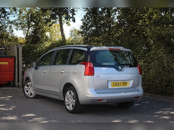 Used Peugeot 5008 2015 for sale - 79413026: Photo