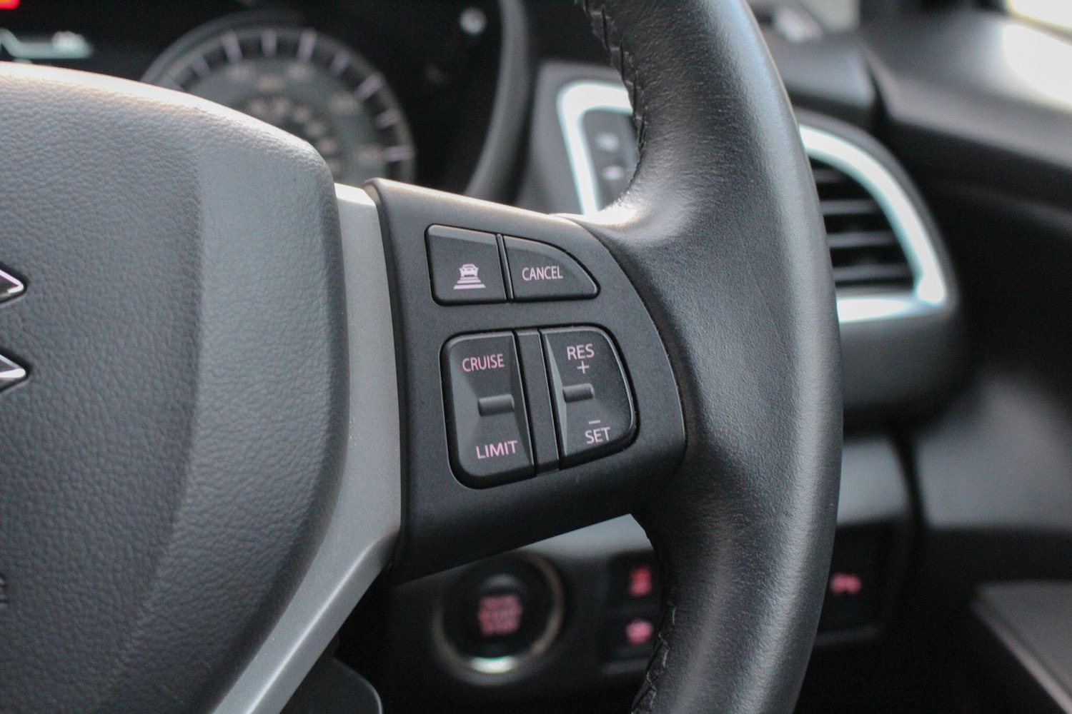 Used Suzuki SX4 S-Cross 2023 for sale - 76850326: Photo 32