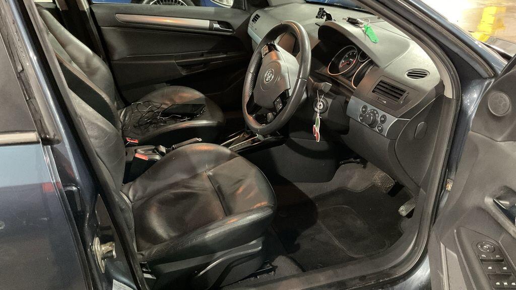 Used Vauxhall Astra 2008 for sale - 76918546: Photo 2