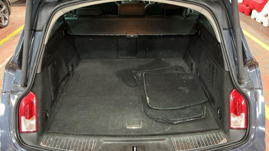 Used Vauxhall Insignia 2011 for sale - 77564784: Photo 10