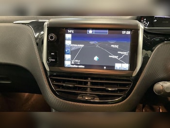 Used Peugeot 208 2016 for sale - 76592382: Photo