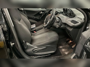 Used Peugeot 208 2016 for sale - 76592382: Photo