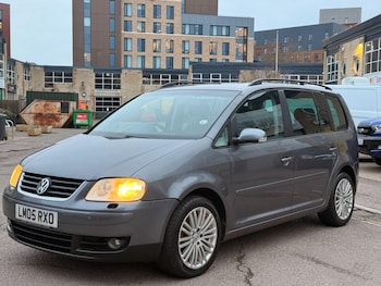 Used Volkswagen Touran 2005 for sale - 77523822: Photo