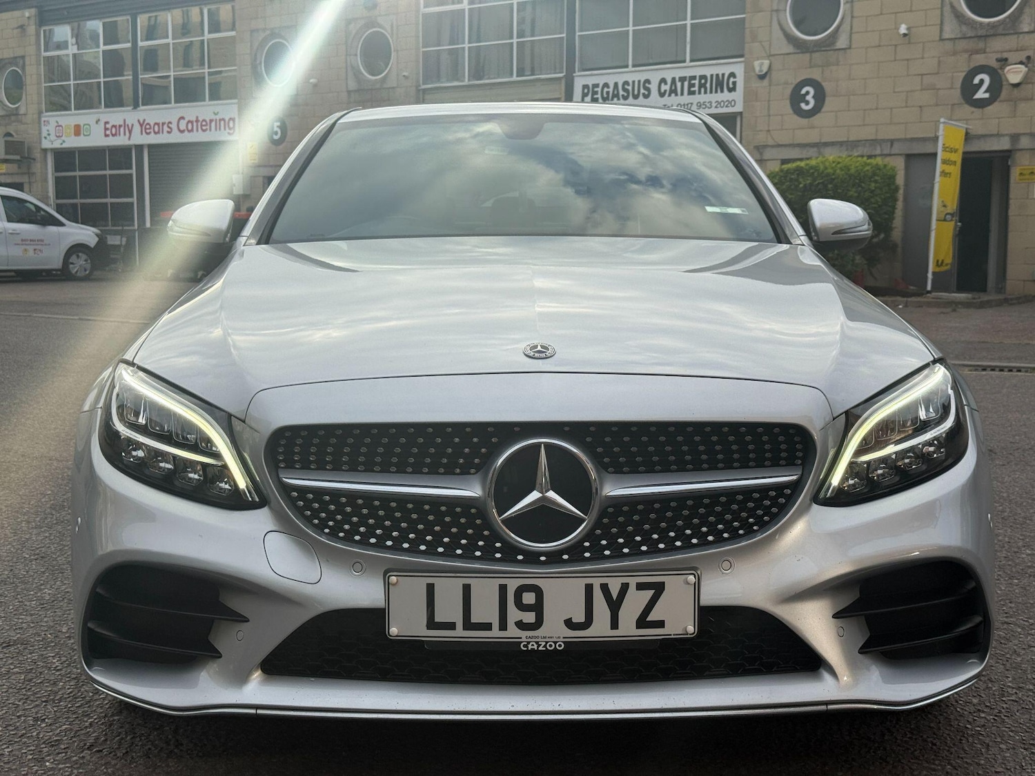 Used Mercedes-Benz C Class 2019 for sale - 76153086: Photo 2