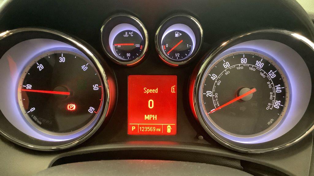 Used Vauxhall Astra 2011 for sale - 77565128: Photo 2