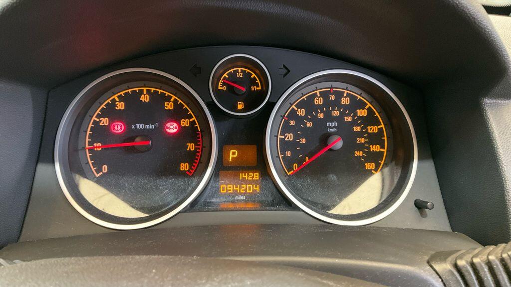 Used Vauxhall Astra for sale - 77808746: Photo 2