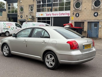 Used Toyota Avensis 2005 for sale - 76153200: Photo