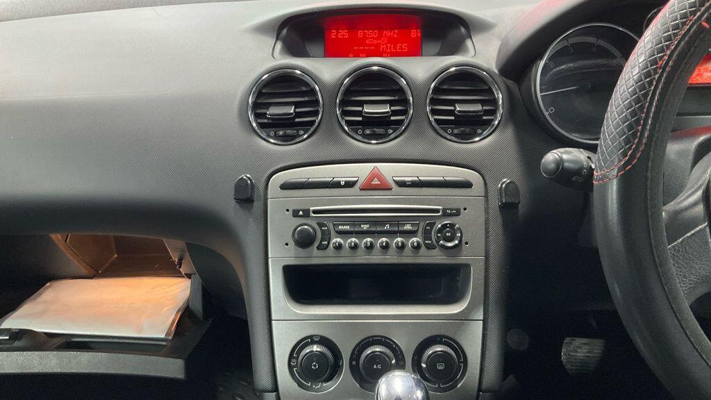 Used Peugeot 308 2010 for sale - 77625406: Photo 9