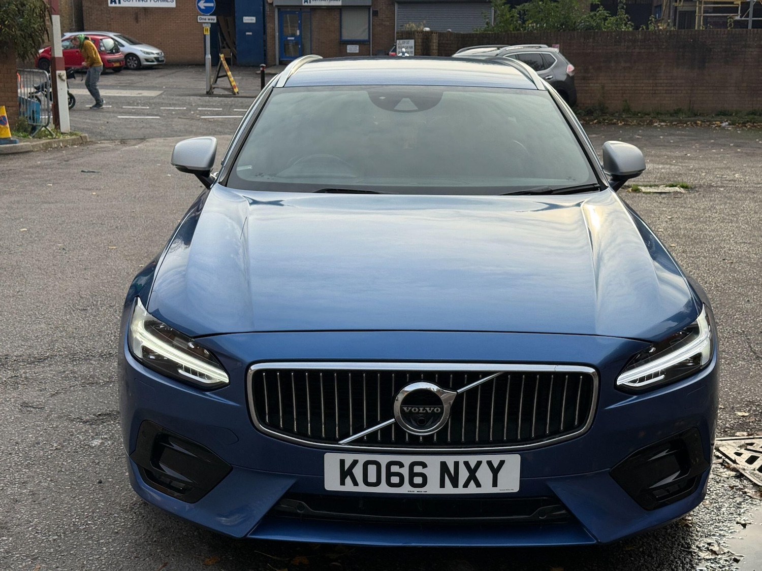 Used Volvo V90 2017 for sale - 76246648: Photo 2