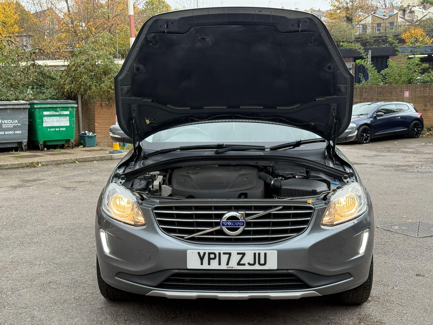 Used Volvo XC60 2017 for sale - 76270091: Photo 2