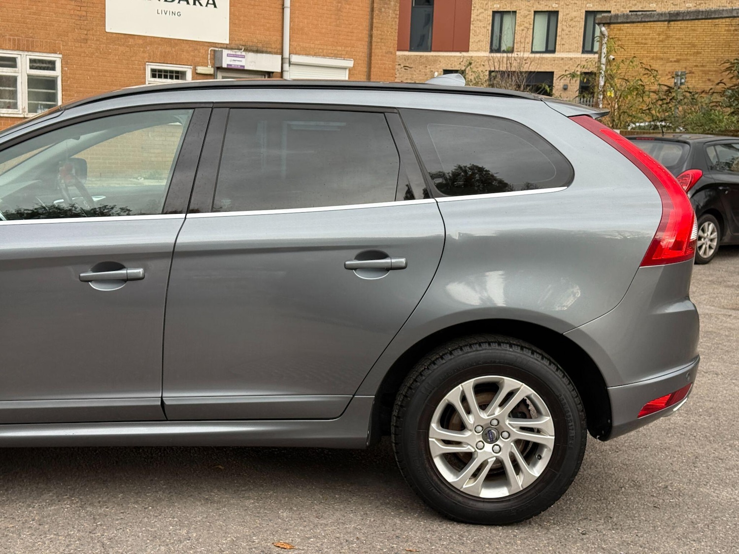 Used Volvo XC60 2017 for sale - 76270091: Photo 20