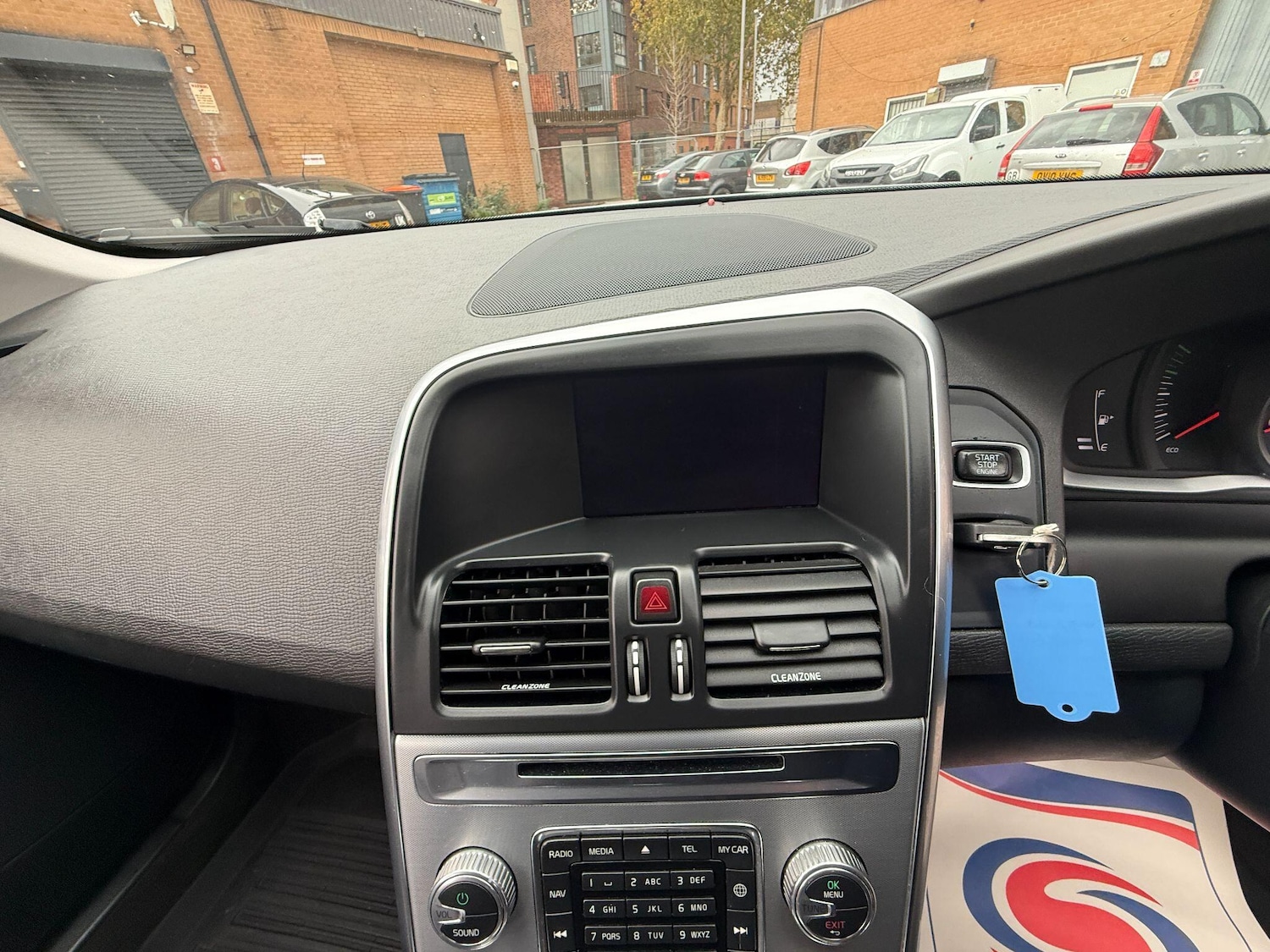 Used Volvo XC60 2017 for sale - 76270091: Photo 29