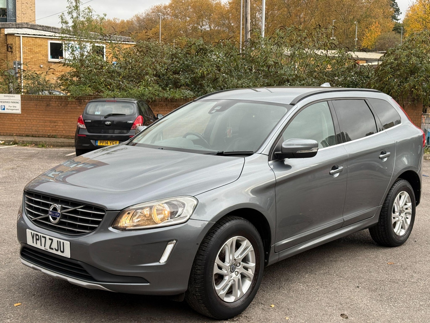Used Volvo XC60 2017 for sale - 76270091: Photo 3
