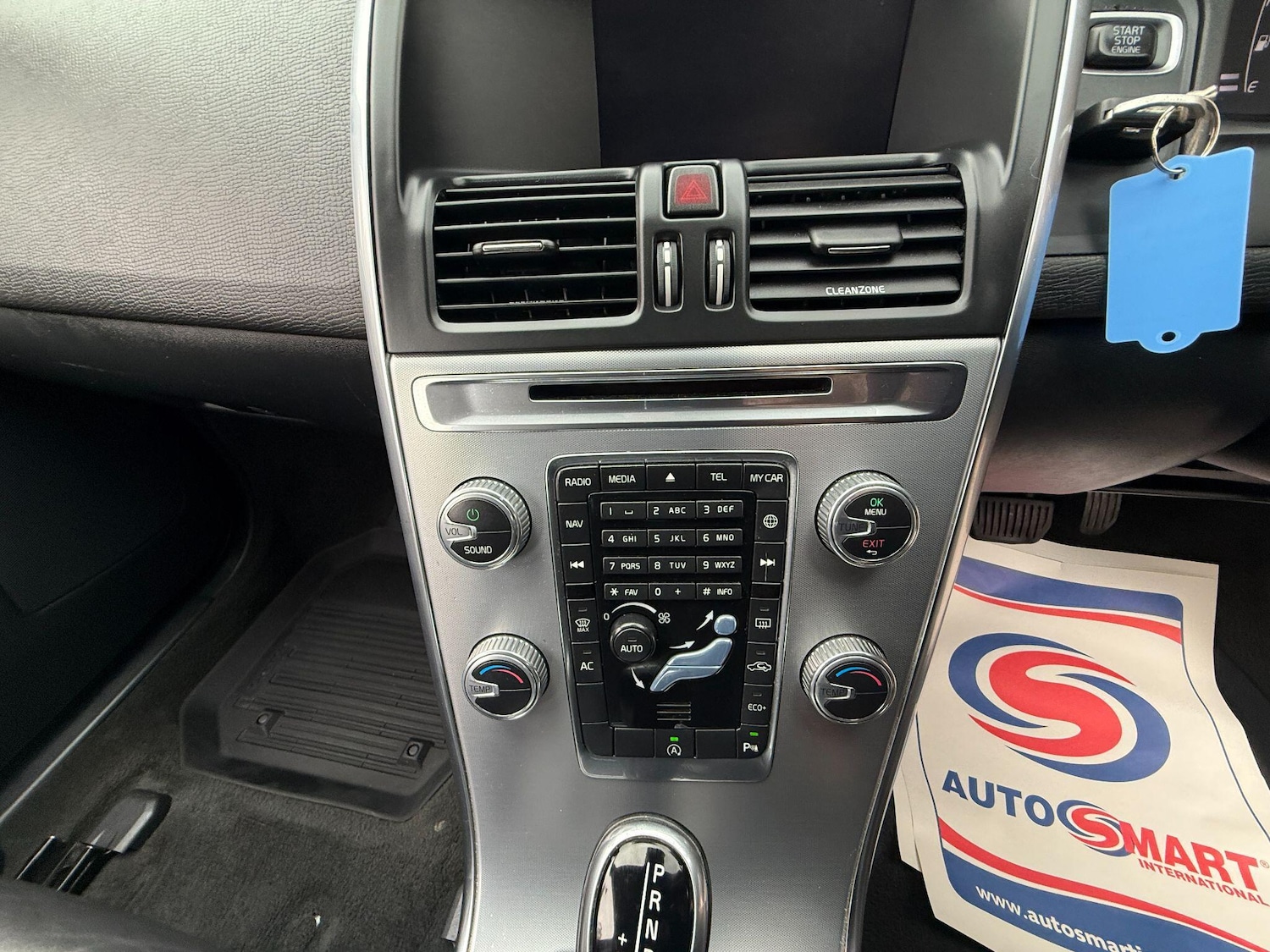 Used Volvo XC60 2017 for sale - 76270091: Photo 30