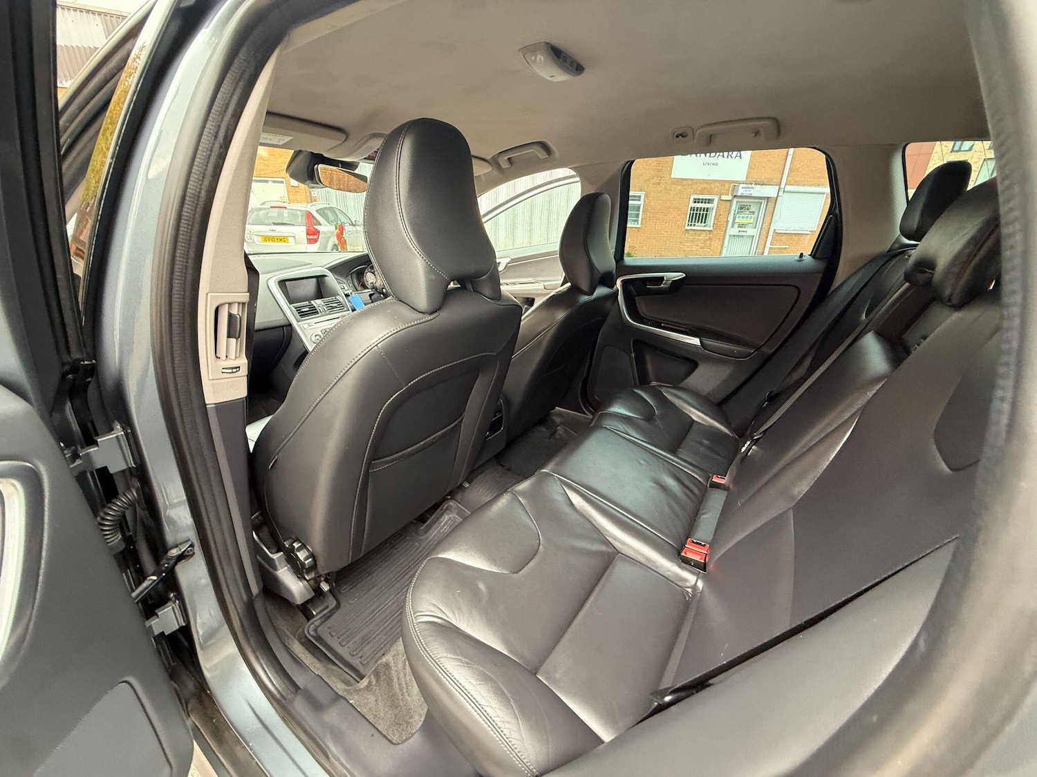 Used Volvo XC60 2017 for sale - 76270091: Photo 37