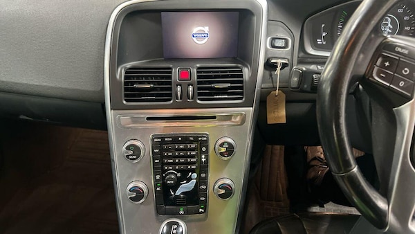 Used Volvo XC60 2017 for sale - 76270091: Photo 4