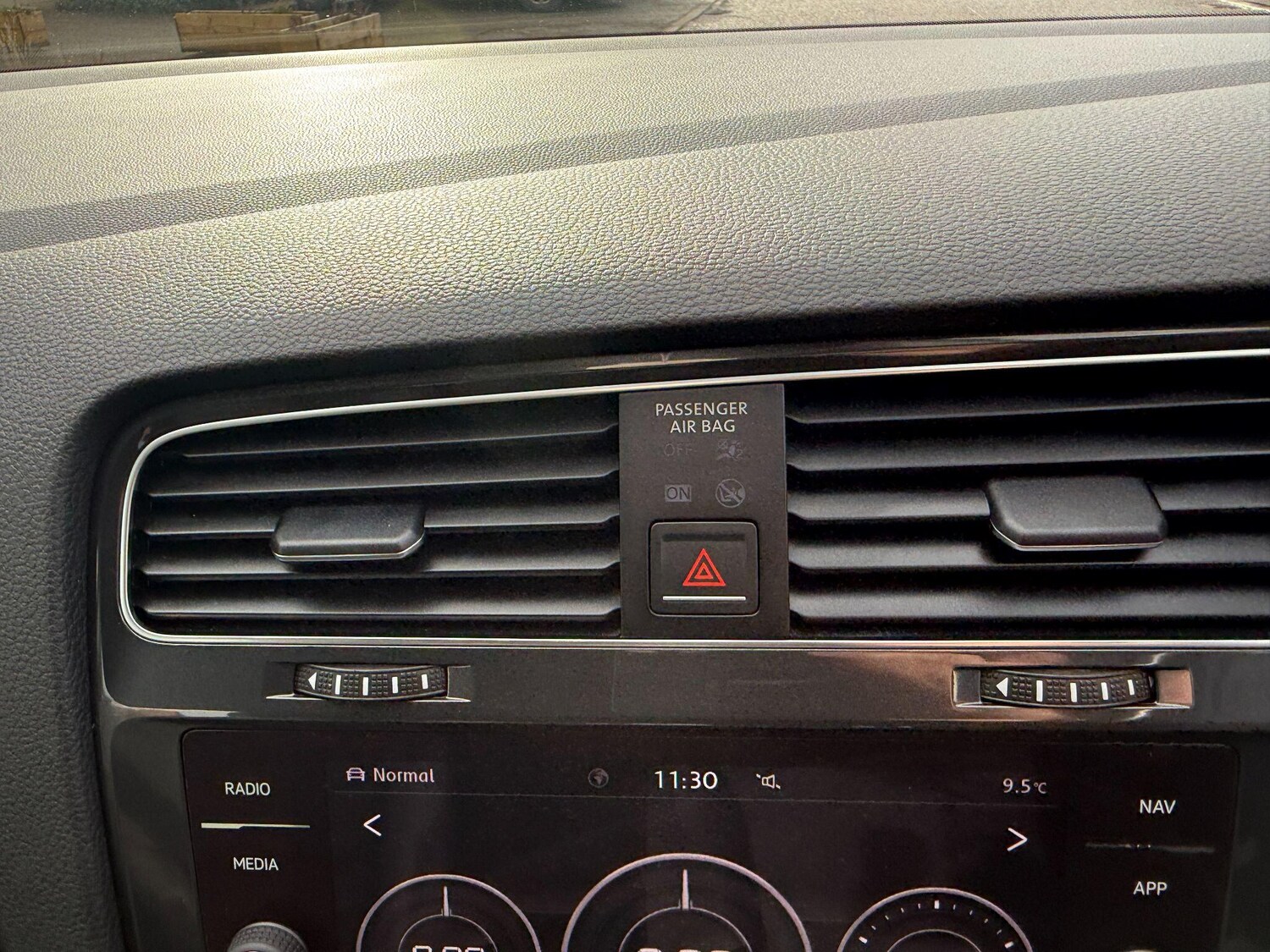 Used Volkswagen Golf 2017 for sale - 77266730: Photo 53