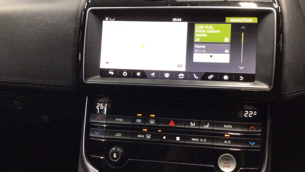 Used Jaguar XE 2019 for sale - 76608097: Photo 2