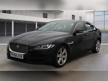 Used Jaguar XE 2019 for sale - 76608097: Photo