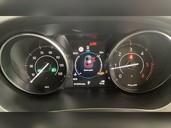 Used Jaguar E-Pace 2018 for sale - 76294558: Photo 4