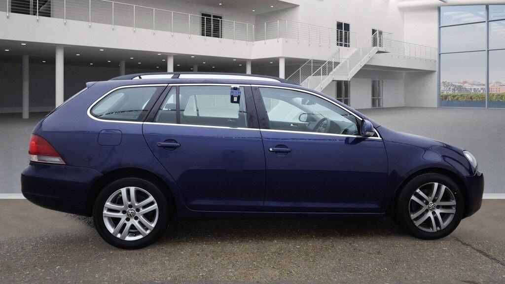 Used Volkswagen Golf 2011 for sale - 77290982: Photo 5