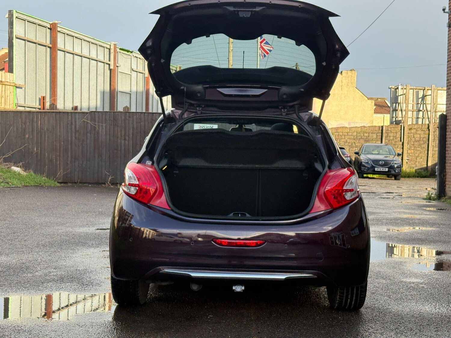 Used Peugeot 208 2013 for sale - 76801373: Photo 33