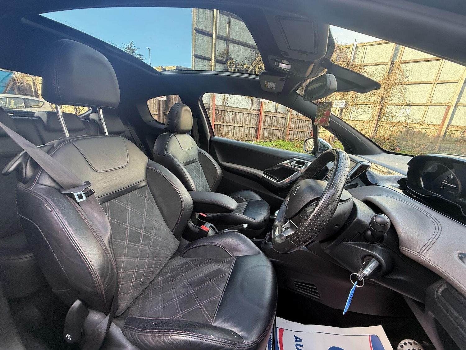 Used Peugeot 208 2013 for sale - 76801373: Photo 39