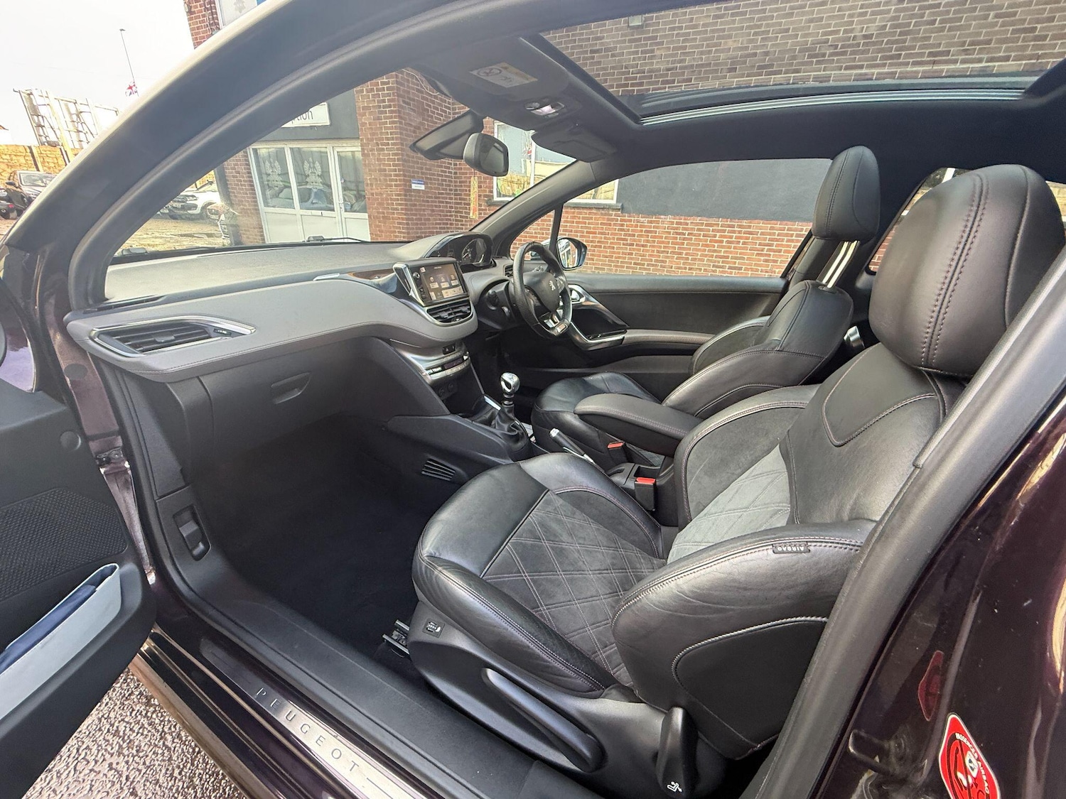 Used Peugeot 208 2013 for sale - 76801373: Photo 48