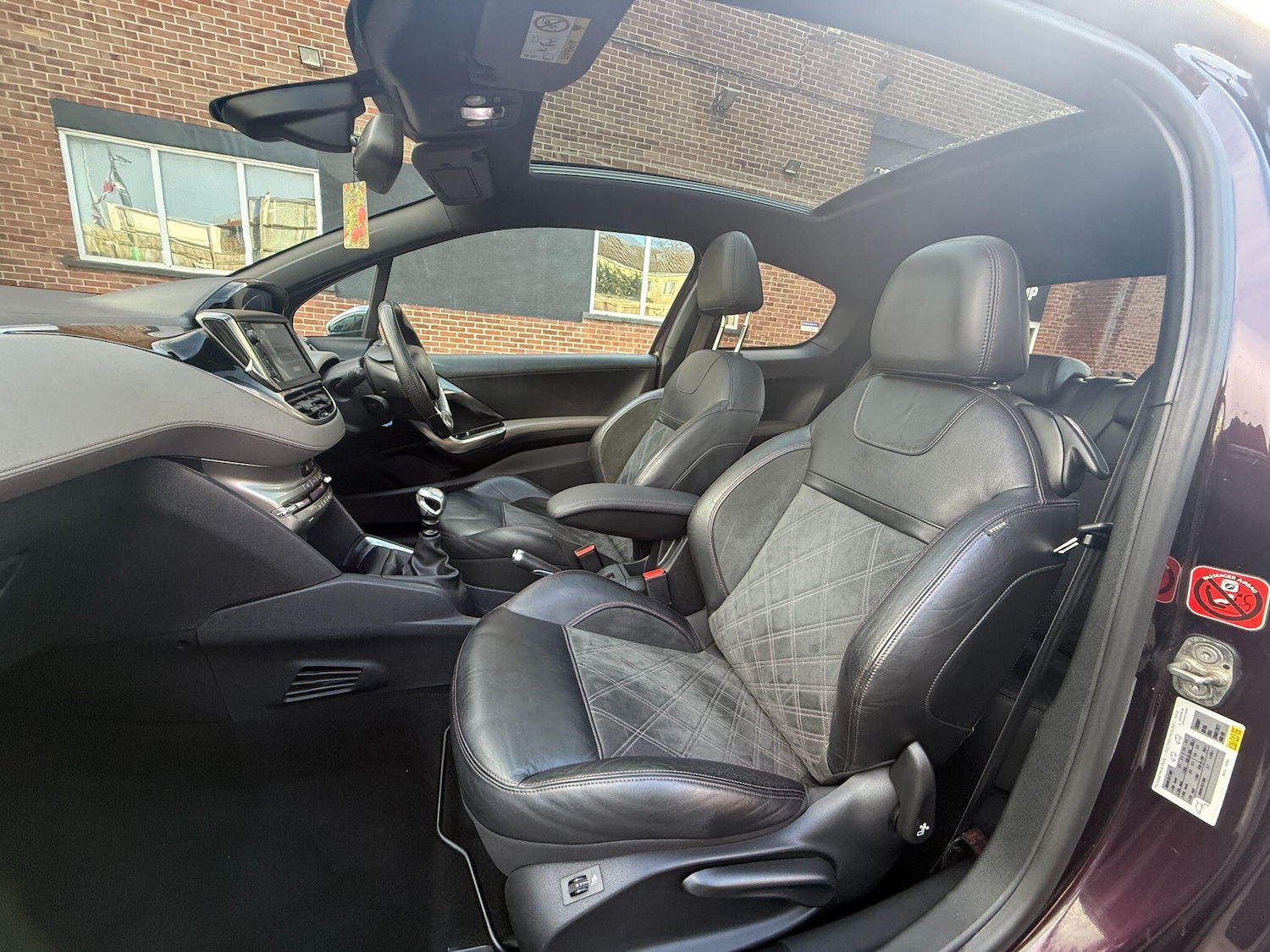 Used Peugeot 208 2013 for sale - 76801373: Photo 49