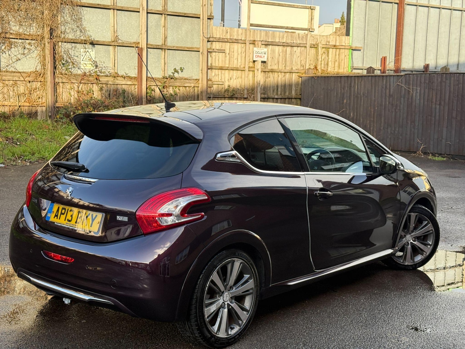Used Peugeot 208 2013 for sale - 76801373: Photo 55