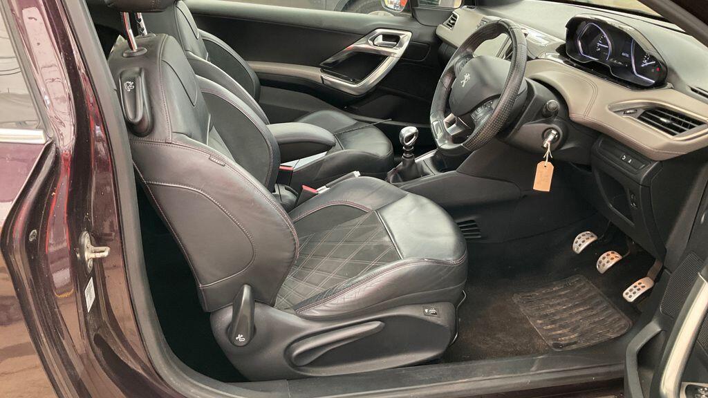 Used Peugeot 208 2013 for sale - 76801373: Photo 6